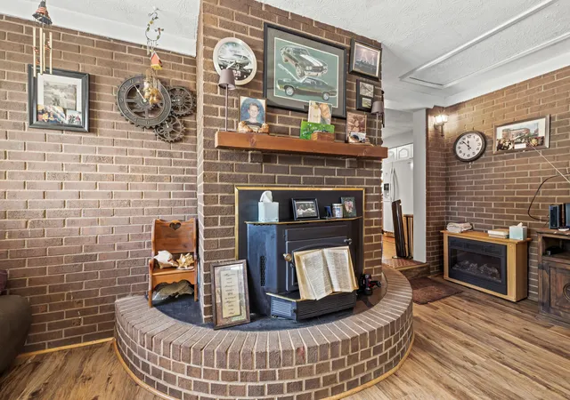 Photo 3 of Single family home for sale at 241 Cottonwood St, Harrodsburg, KY 40330 | MLS# 25018492 | Listing updated on 2025-10-27