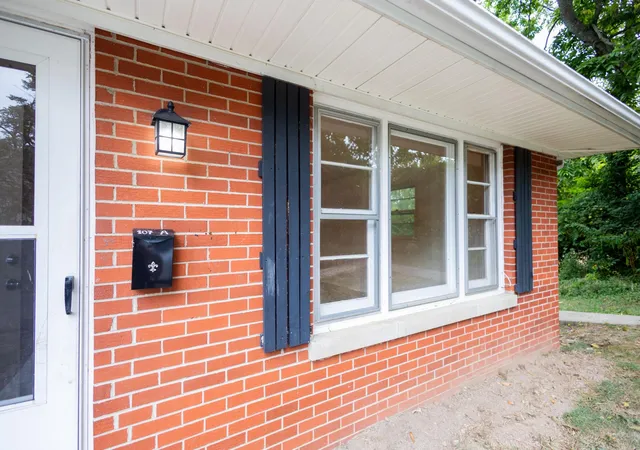 2nd image of 107 Lilac Dr, Berea, KY 40403