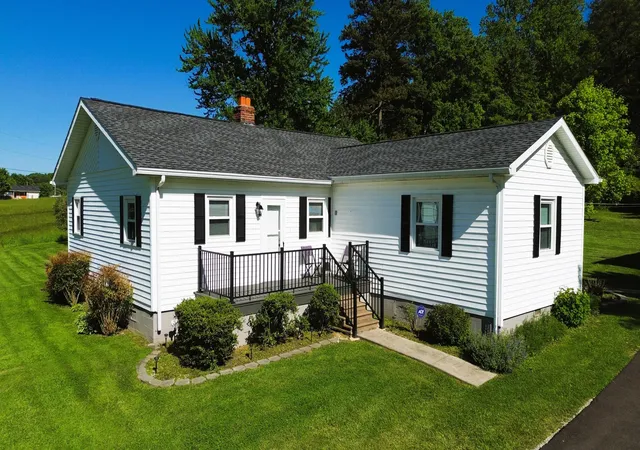 2nd image of 1185 Oak Ridge Rd, Corbin, KY 40701 | MLS# 25013783