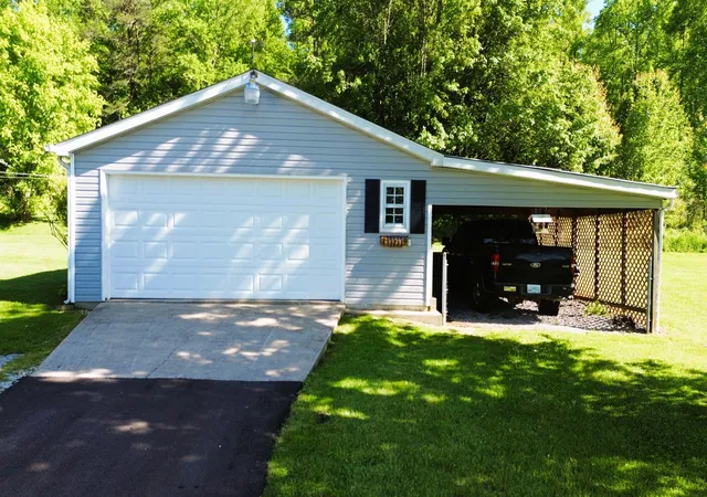 Photo 3 of Single family home for sale at 1185 Oak Ridge Rd, Corbin, KY 40701 | MLS# 25013783 | Listing updated on 2025-09-12