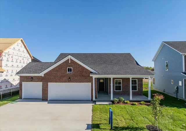 2nd image of 105 Clearwater Dr, Nicholasville, KY 40356 | MLS# 25018669