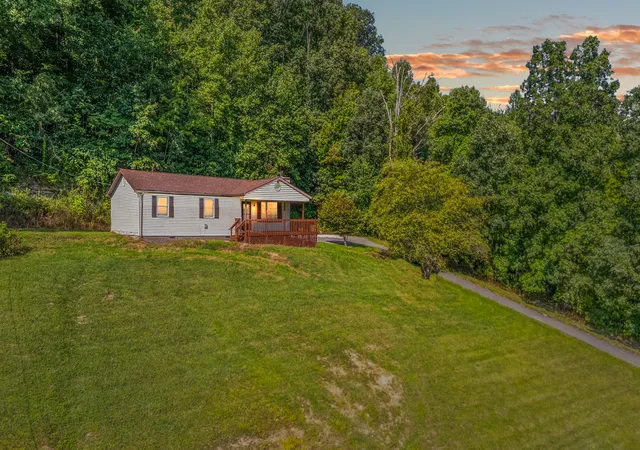 Photo 1 of Single family home for sale at 1023 S Dogwood Dr, Berea, KY 40403 | MLS# 25018722 | Listing updated on 2025-10-20