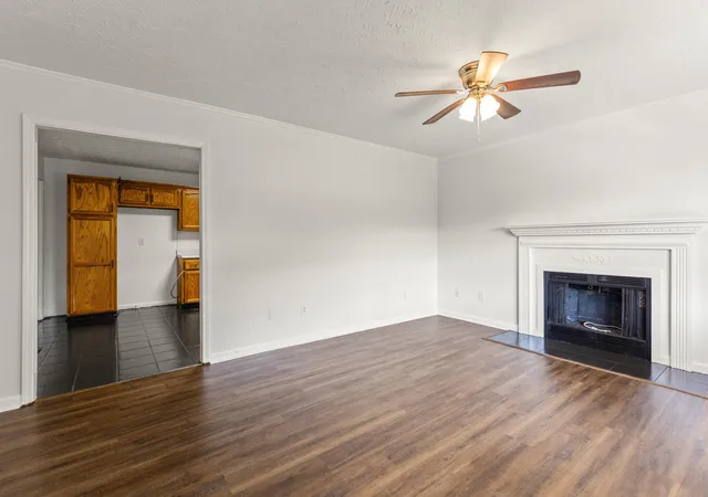 Photo 4 of Single family home for sale at 1023 S Dogwood Dr, Berea, KY 40403 | MLS# 25018722 | Listing updated on 2025-10-20