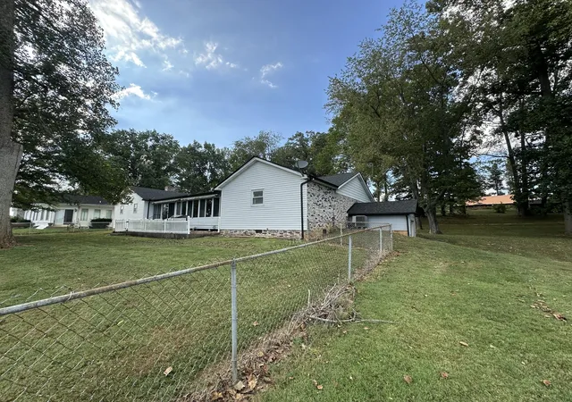Photo 3 of Single family home for sale at 1910 Aldons Way, Somerset, KY 42503 | MLS# 25018742 | Listing updated on 2025-10-11