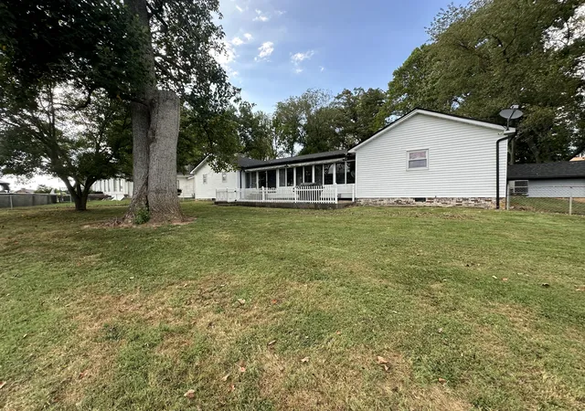 Photo 4 of Single family home for sale at 1910 Aldons Way, Somerset, KY 42503 | MLS# 25018742 | Listing updated on 2025-10-11