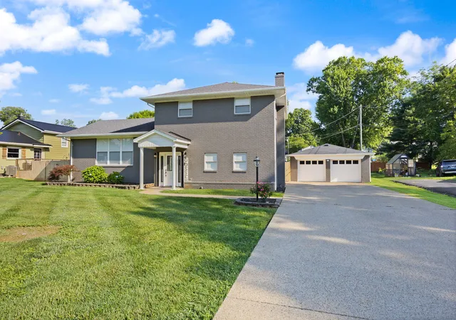 Photo 3 of Single family home for sale at 105 Bash Ave, Somerset, KY 42501 | MLS# 25013793 | Listing updated on 2025-10-07