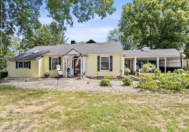 Photo 3 of Single family home for sale at 109 Reynolds Ave, Cynthiana, KY 41031 | MLS# 25018849 | Listing updated on 2025-11-14