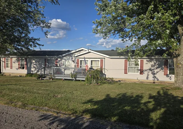 Homes for sale in Williamstown, KY | 105 Latimer Ln, Williamstown, KY 41097 | MLS# 25019024