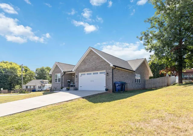 Photo 2 of Sale Pending at 148 Connor Way, Somerset, KY 42503 | MLS# 25019138 | Listing updated on 2026-02-09