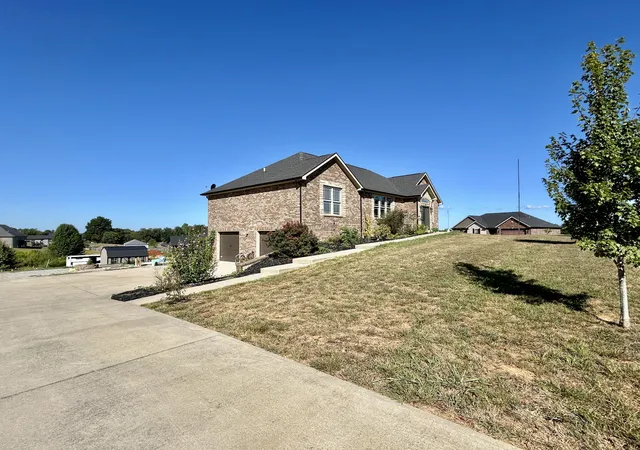 Photo 2 of Single family home for sale at 175 W Morning Crossing Dr, Somerset, KY 42503 | MLS# 25019148 | Listing updated on 2025-10-22