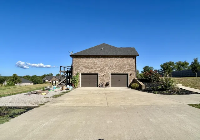Photo 3 of Single family home for sale at 175 W Morning Crossing Dr, Somerset, KY 42503 | MLS# 25019148 | Listing updated on 2025-10-22