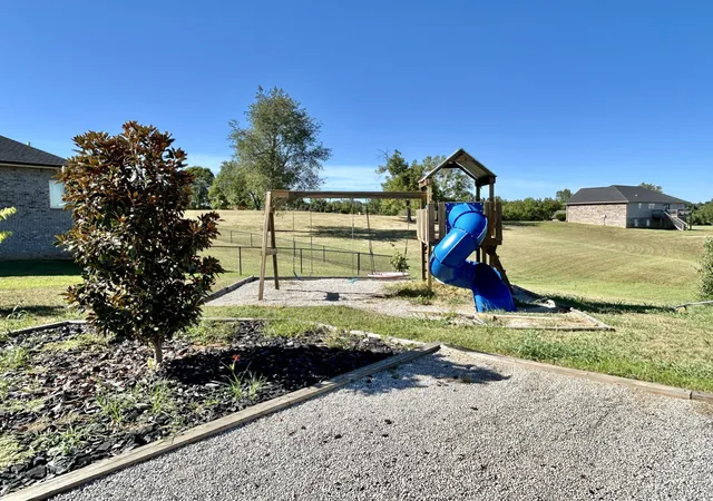 Photo 3 of Single family home for sale at 175 W Morning Crossing Dr, Somerset, KY 42503 | MLS# 25019148 | Listing updated on 2025-10-22