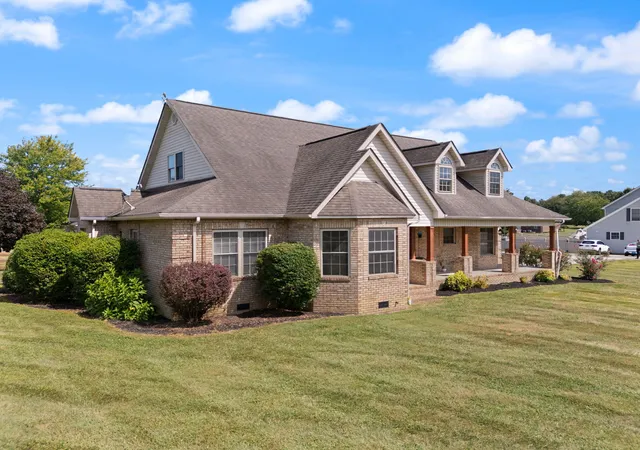 Photo 3 of Single family home for sale at 17 Buckland Loop, Corbin, KY 40701 | MLS# 25019167 | Listing updated on 2025-09-15