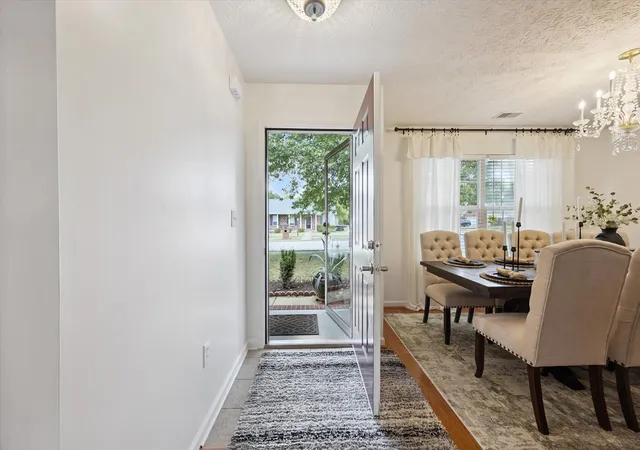 Photo 3 of Single family home for sale at 356 Weslyn Way, Nicholasville, KY 40356 | MLS# 25019232 | Listing updated on 2025-10-06