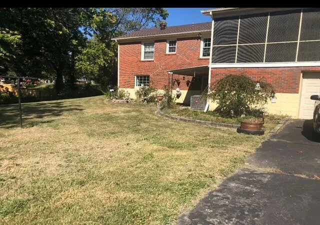Photo 3 of Sale Pending at 508 Boone Ave, Winchester, KY 40391 | MLS# 25019249 | Listing updated on 2025-11-09