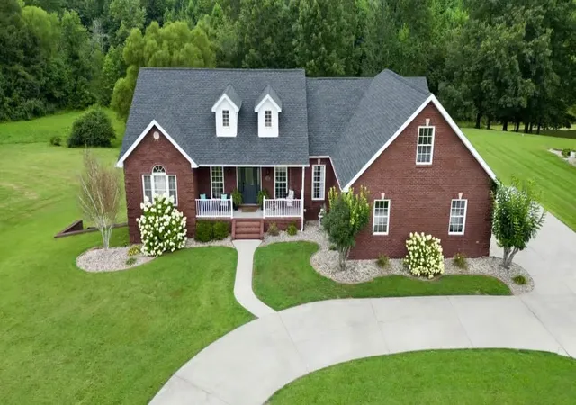 Photo 2 of Single family home for sale at 207 Remington Dr, Russell Springs, KY 42642 | MLS# 25019271 | Listing updated on 2025-10-10