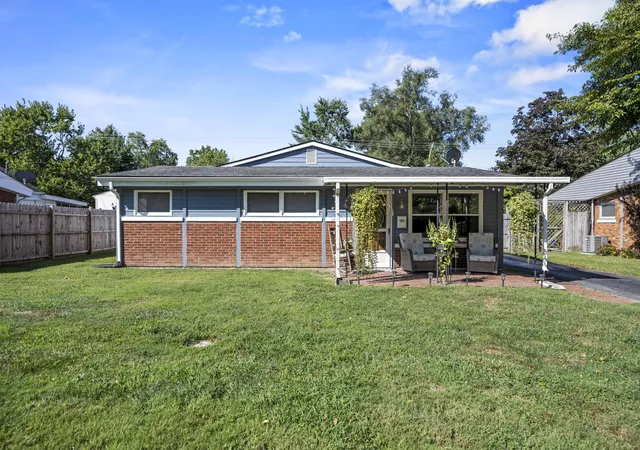 Photo 1 of Single family home for sale at 260 Mockingbird Ln, Lexington, KY 40503 | MLS# 25019273 | Listing updated on 2025-11-09