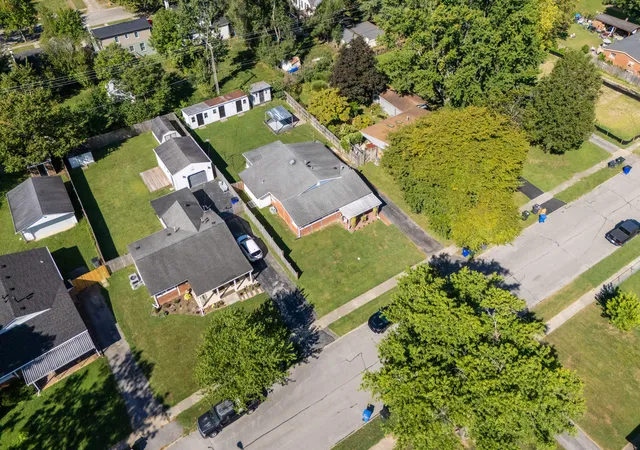 Photo 3 of Single family home for sale at 260 Mockingbird Ln, Lexington, KY 40503 | MLS# 25019273 | Listing updated on 2025-11-09