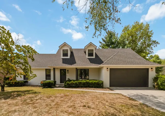 Photo 2 of Single family home for sale at 115 Palm Cir, Somerset, KY 42501 | MLS# 25019300 | Listing updated on 2025-11-04