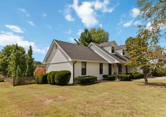 Photo 3 of Single family home for sale at 115 Palm Cir, Somerset, KY 42501 | MLS# 25019300 | Listing updated on 2025-11-04