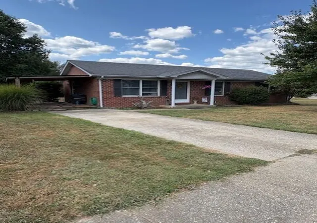 Homes for sale in Versailles, KY | 216 Blackhawk Cir, Versailles, KY 40383 | MLS# 25019301