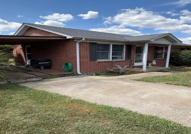 Homes for sale in Versailles, KY | 216 Blackhawk Cir, Versailles, KY 40383 | MLS# 25019301