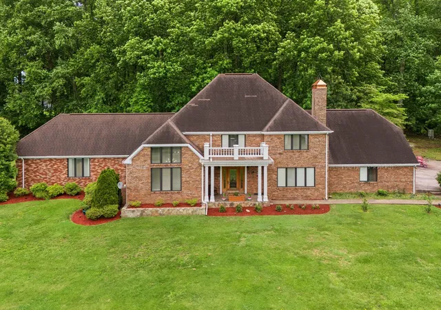 Photo 3 of Single family home for sale at 137 Indian Cave Subdivision, Monticello, KY 42633 | MLS# 25019323 | Listing updated on 2025-11-10
