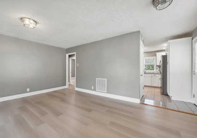 4th image of 710 E Main St, Danville, KY 40422 | MLS# 25019331