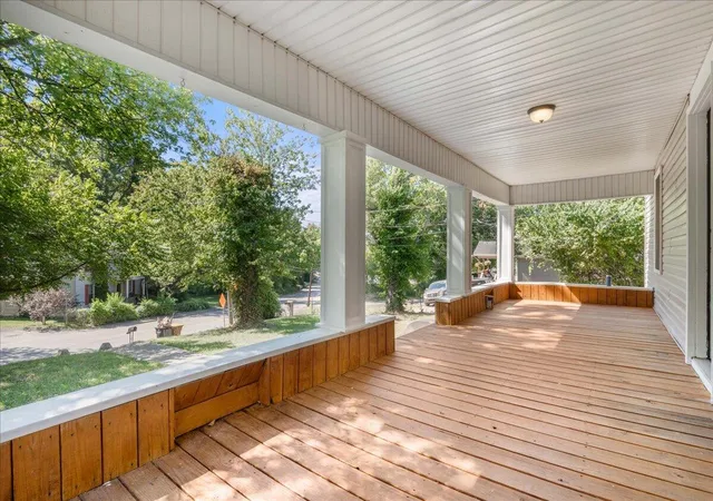 Photo 3 of Single family home for sale at 706 W Columbia St, Somerset, KY 42501 | MLS# 25500217 | Listing updated on 2026-01-05
