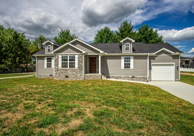 1st image of 125 Hutton Ln, Corbin, KY 40701 | MLS# 25500025