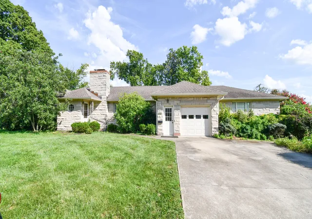 Homes for sale in Lawrenceburg, KY | 111 Donna Dr, Lawrenceburg, KY 40342 | MLS# 25501483