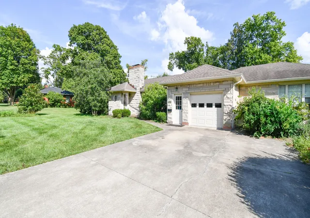 Homes for sale in Lawrenceburg, KY | 111 Donna Dr, Lawrenceburg, KY 40342 | MLS# 25501483
