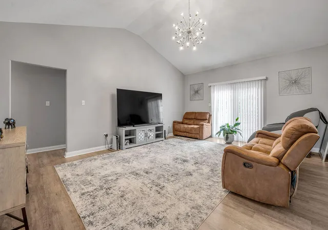 Photo 4 of Single family home for sale at 404 Virginia Ln, Nicholasville, KY 40356 | MLS# 25500022 | Listing updated on 2025-12-30
