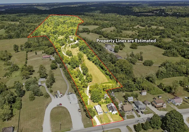 Photo 3 of House for sale at 1054 Meadow Ln, Lawrenceburg, KY 40342 | MLS# 25500181 | Listing updated on 2025-10-16