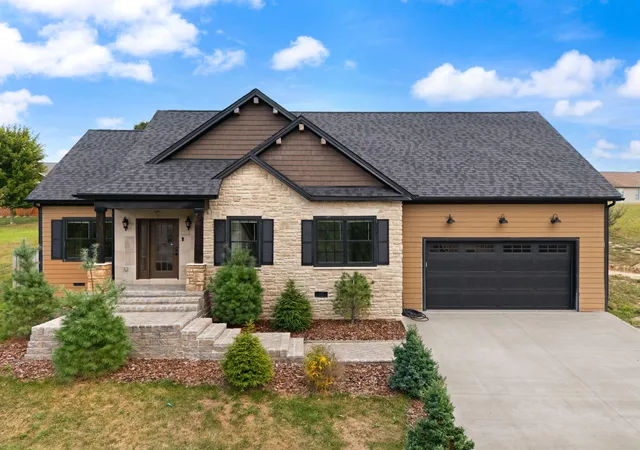 Photo 3 of Single family home for sale at 178 Bryants Way, London, KY 40741 | MLS# 25500234 | Listing updated on 2025-10-31