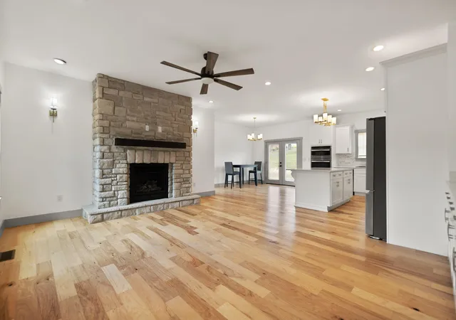 Photo 4 of Single family home for sale at 178 Bryants Way, London, KY 40741 | MLS# 25500234 | Listing updated on 2025-10-31