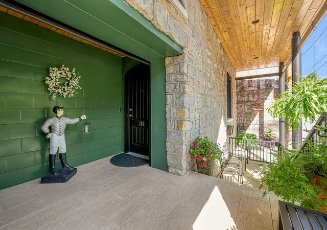 2nd image of 514 W Short St, Lexington, KY 40507