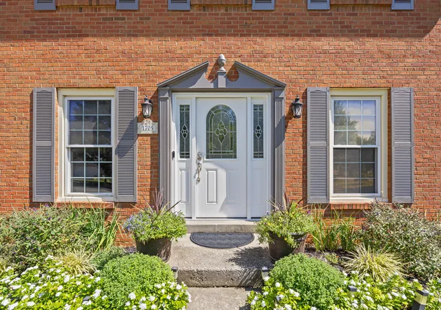 Photo 2 of Single family home for sale at 1705 Houndstooth Gln, Lexington, KY 40515 | MLS# 25500963 | Listing updated on 2025-12-07