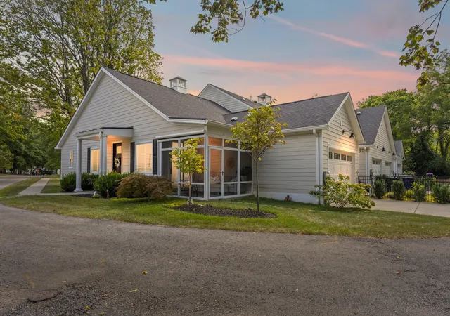 1st image of 1554 Winners Cir, Lexington, KY 40513 | MLS# 25500386