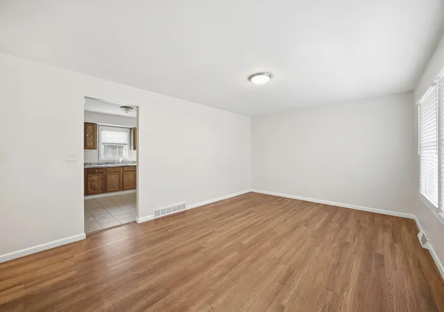 4th image of 1262 Winburn Dr, Lexington, KY 40511 | MLS# 25500058