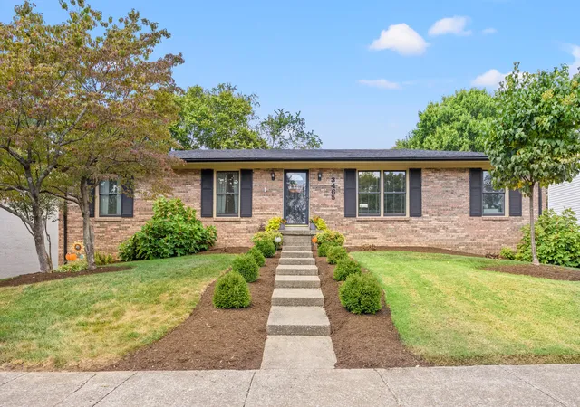 Photo 2 of Single family home for sale at 3465 Grasmere Dr, Lexington, KY 40503 | MLS# 25500306 | Listing updated on 2025-10-09