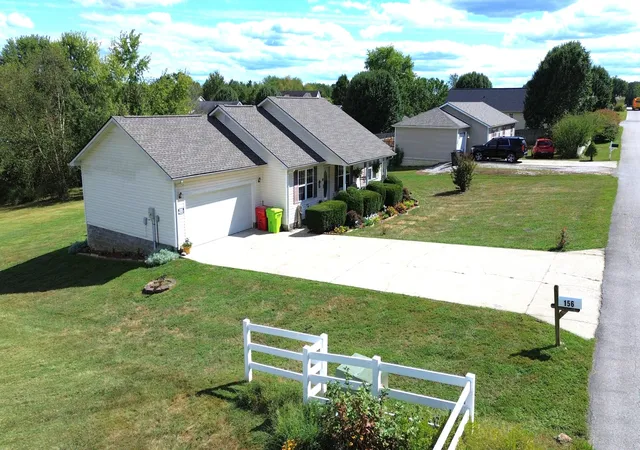Photo 2 of Single family home for sale at 156 Autumn Dr, London, KY 40744 | MLS# 25500156 | Listing updated on 2025-10-09
