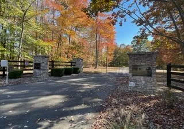 Photo 1 of Land for sale at 9 Five Points Dr, Russell Springs, KY 42642 | MLS# 25500244 | Listing updated on 2025-10-09