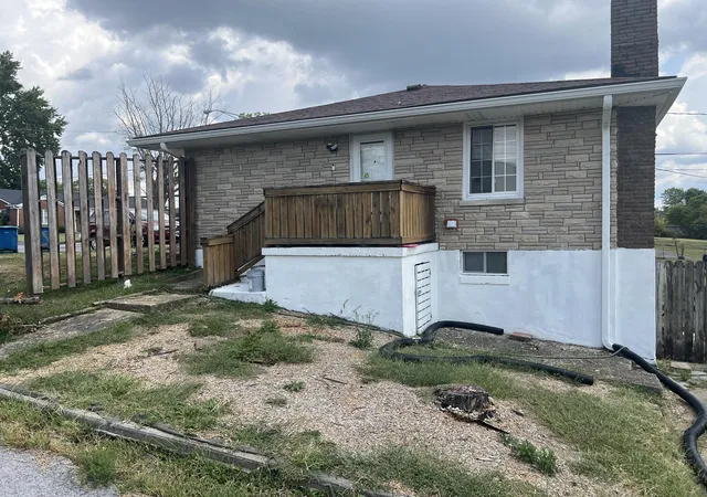 Photo 3 of Single family home for sale at 232 Madison Ave, Danville, KY 40422 | MLS# 25500291 | Listing updated on 2025-10-09