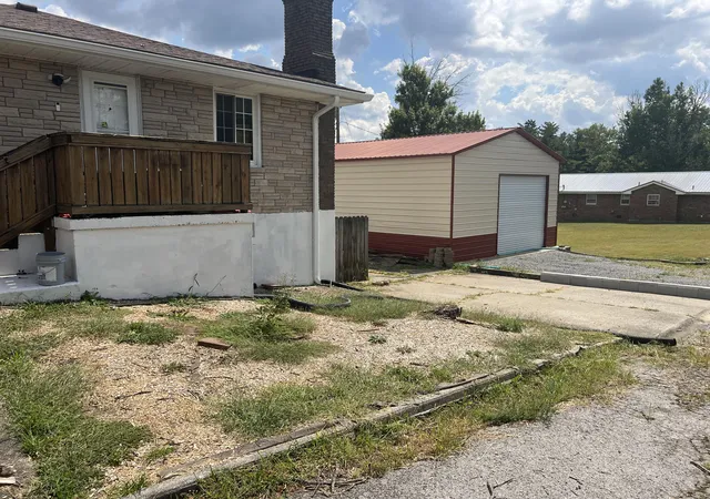 Photo 3 of Single family home for sale at 232 Madison Ave, Danville, KY 40422 | MLS# 25500291 | Listing updated on 2025-10-09