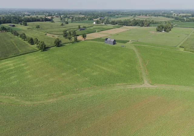 Photo 3 of House for sale at 1700 Shannon Run Rd, Versailles, KY 40383 | MLS# 25500485 | Listing updated on 2026-07-31