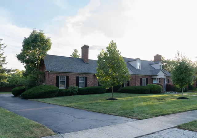 Photo 3 of Single family home for sale at 768 Cottage Grv Ln, Lexington, KY 40502 | MLS# 25500507 | Listing updated on 2025-10-22