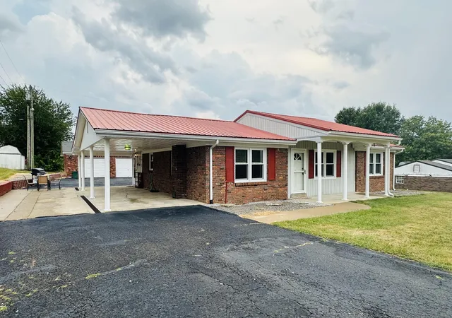 Homes for sale in Stanford, KY | 127 Eastwood Dr, Stanford, KY 40484 | MLS# 25500586