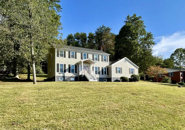Photo 1 of Single family home for sale at 103 Rebel Dr, Somerset, KY 42501 | MLS# 25500591 | Listing updated on 2025-10-27
