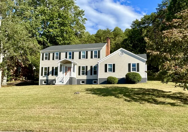 Photo 2 of Single family home for sale at 103 Rebel Dr, Somerset, KY 42501 | MLS# 25500591 | Listing updated on 2025-10-27